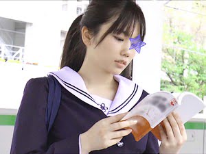 ポニーテールJKが電車痴漢されて大量お漏らし、便乗チ○コも登場【乃木ちはる ヤバイやつ ロリ 女子高生】