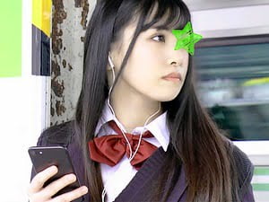 【電車痴漢】清楚系JKがローターと手マンで潮吹いた【涼城りおな 逆さ撮り ヤバイやつ ロリ 女子高生】