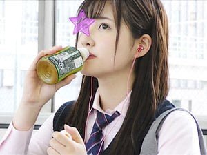 電車痴漢師がJKのパンツ剥ぎ取って車内で膣射強姦【凪乃ゆいり 逆さ撮り ヤバイやつ 女子高生】