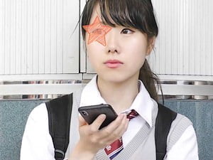 電車痴漢師がJKのパンツを切り裂いて孕ませ強姦【百葉花音 逆さ撮り ヤバイやつ ロリ 女子高生】