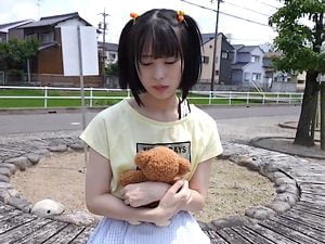 公園で見つけた家出JSを自宅に連れ込み種付けした【天馬ゆい 貧乳 ロリ 女子小学生】